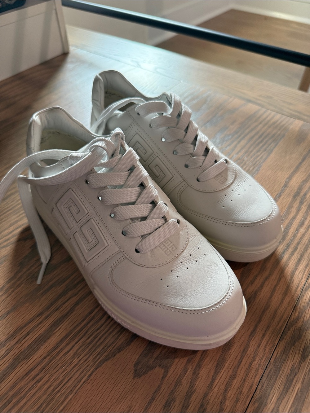 Givenchy Women’s White Leather Low-Top Sneakers with Signature G Motif